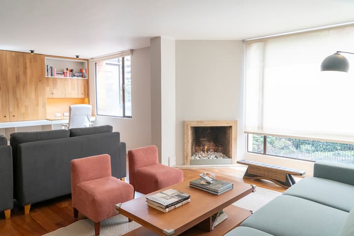 Spacious Family Home In Rosales - 波哥大