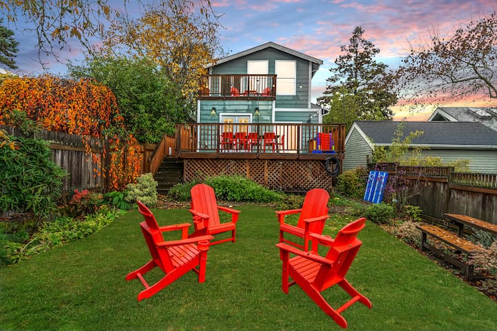 Lake View! ~ A/C ~ Amazing Location ~ Fam Frendly