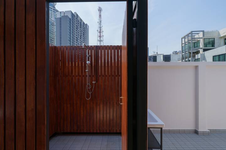 Modern Contemporary 200m BTS / 4BR / 10min Ekamai gallery image 4