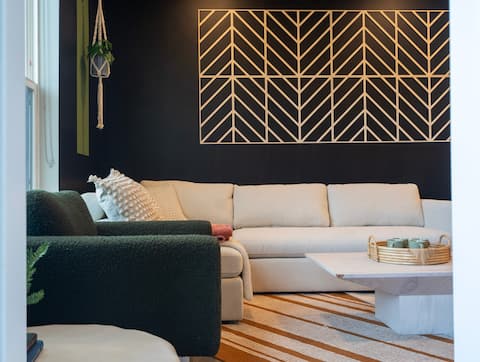 Amazing location, 2 King beds, Modern loft