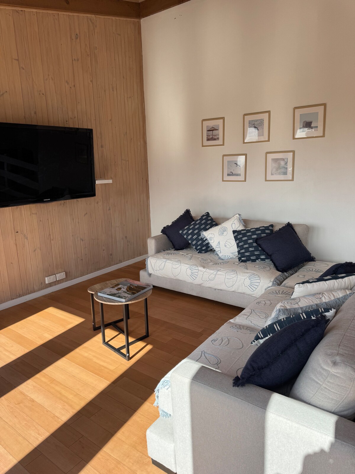 Popular Airbnb listing: Moniques Beach house
Check the waves over coffee in Jan Juc