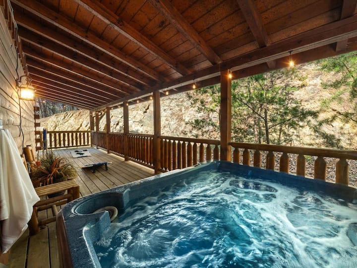 Hot Tub - Mins To Dollywood - Games - Pet Friendly - Pigeon Forge, TN