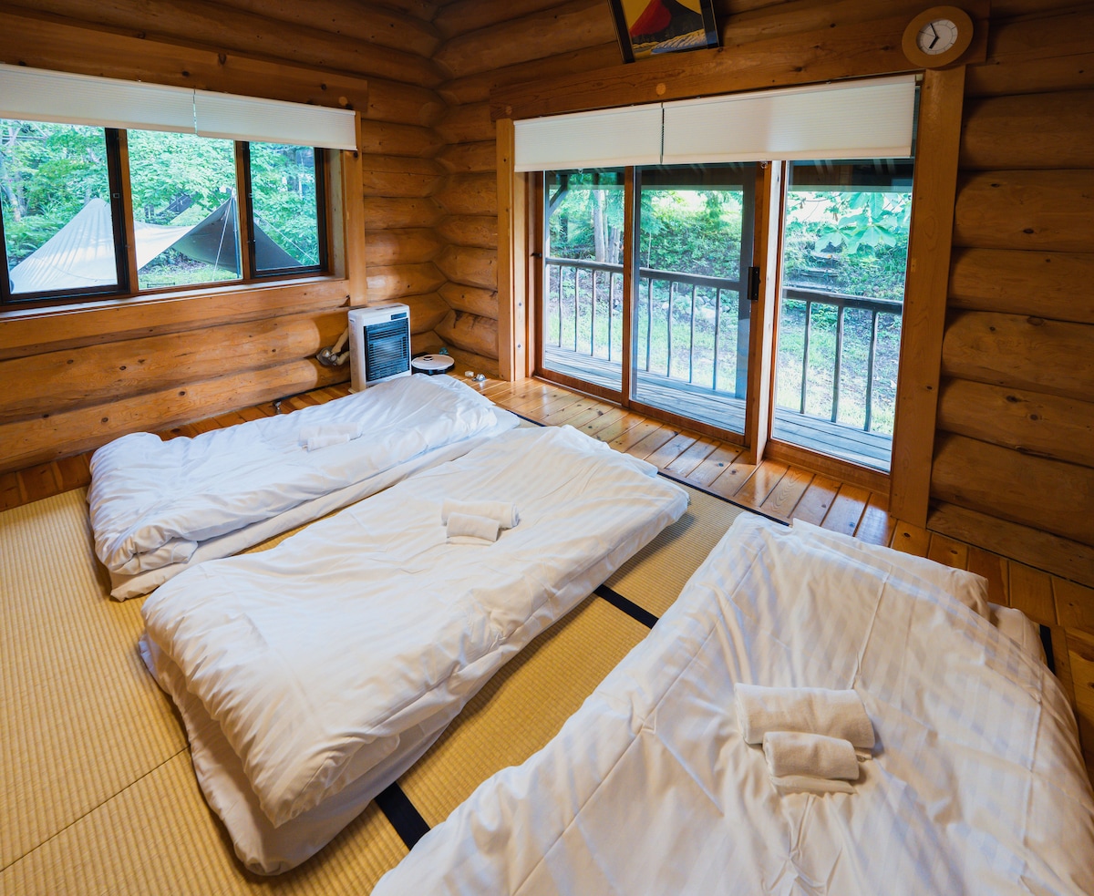 川沿いのログハウス - 借りられるシャレー - 白馬村、長野県、日本