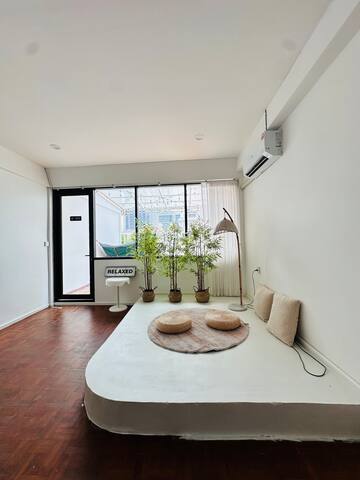 Mahanakhon旁/预定3晚免费接机/近bts/5层6房/卧室带独立卫生间/711便利店旁 gallery image 3