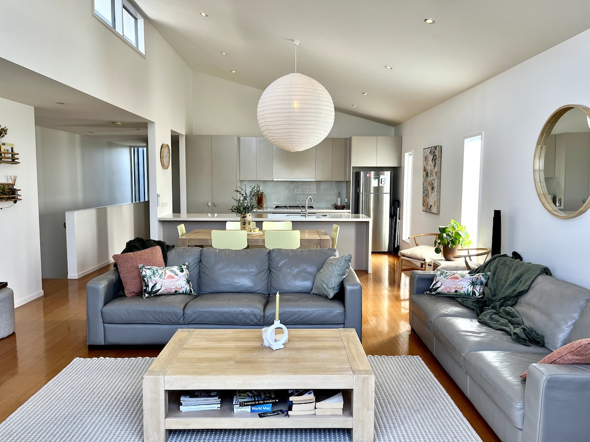 Successful Airbnb property: Barwon Sapphire. 
Style and Location in Barwon Heads