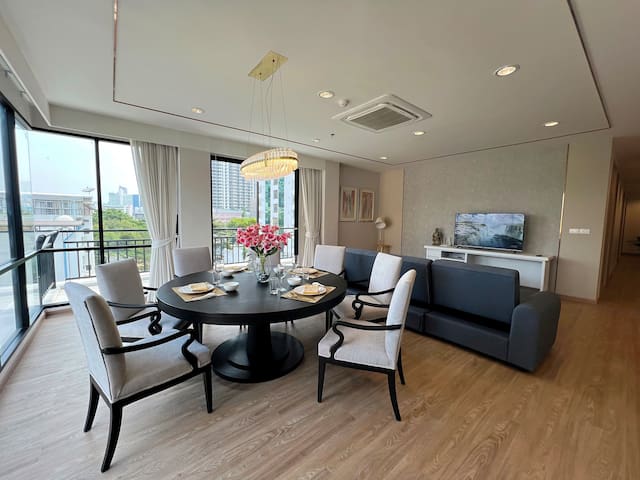 401: Luxury 4Beds 4BA High Ceiling, City/Pool View