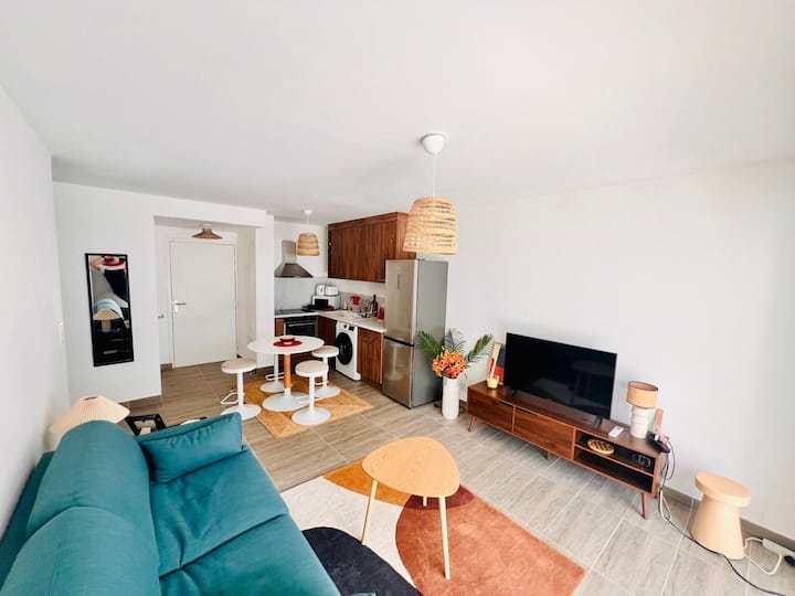 Beau Type 2 Neuf Avec Terrasse Double Et Parking - Propriano