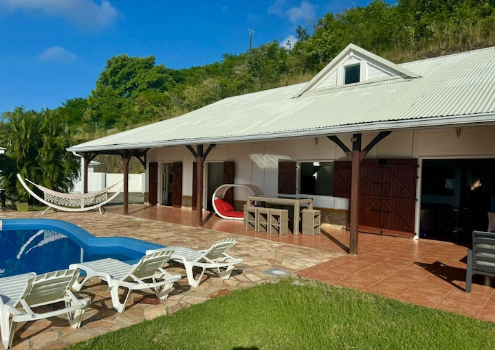 Villa Le Rayon Bleu, sea view as soon as you wake up!
