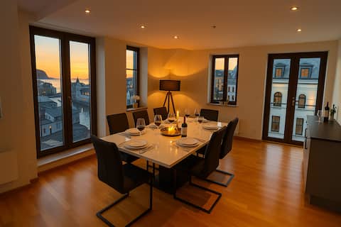 Nordic City Loft - In the Heart of Ålesund (3BDR)