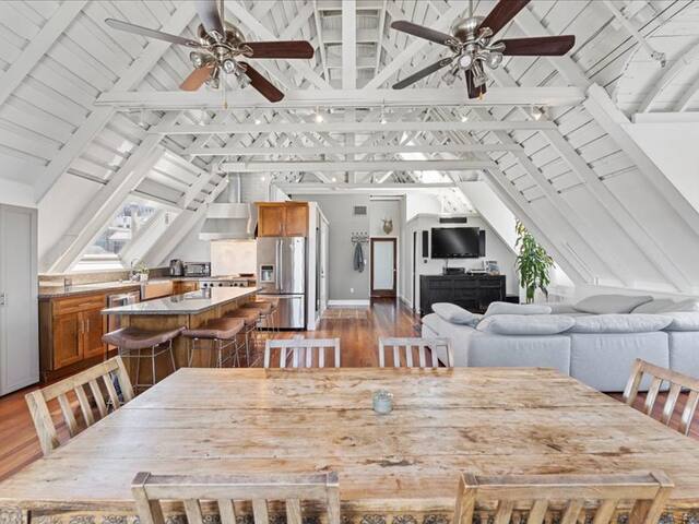 SF Victorian Penthouse – Amazing Views gallery image 5