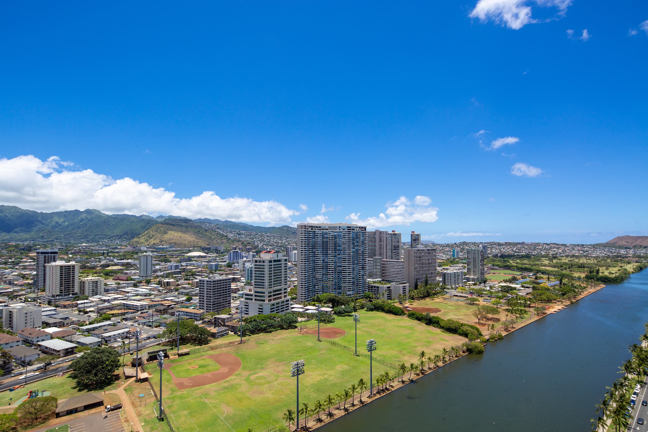 :3206B Waikiki Tropics: - Image 6