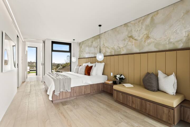 Designer house at Bondi Beach gallery image 4