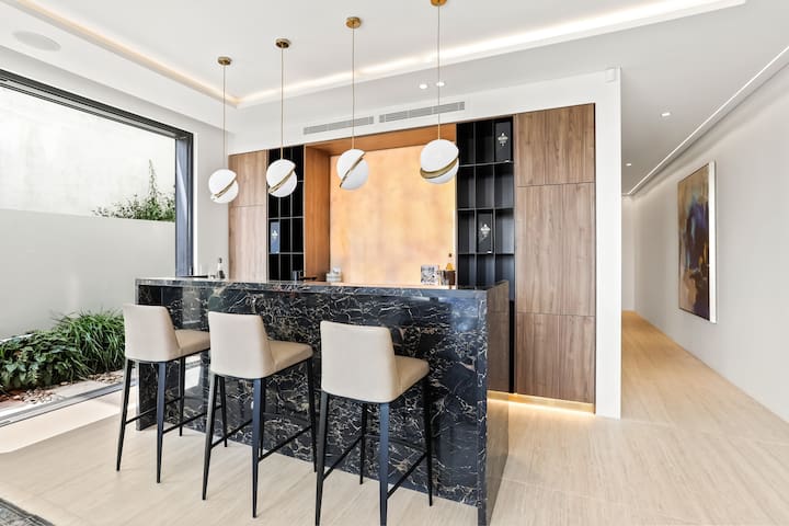 Designer house at Bondi Beach gallery image 3