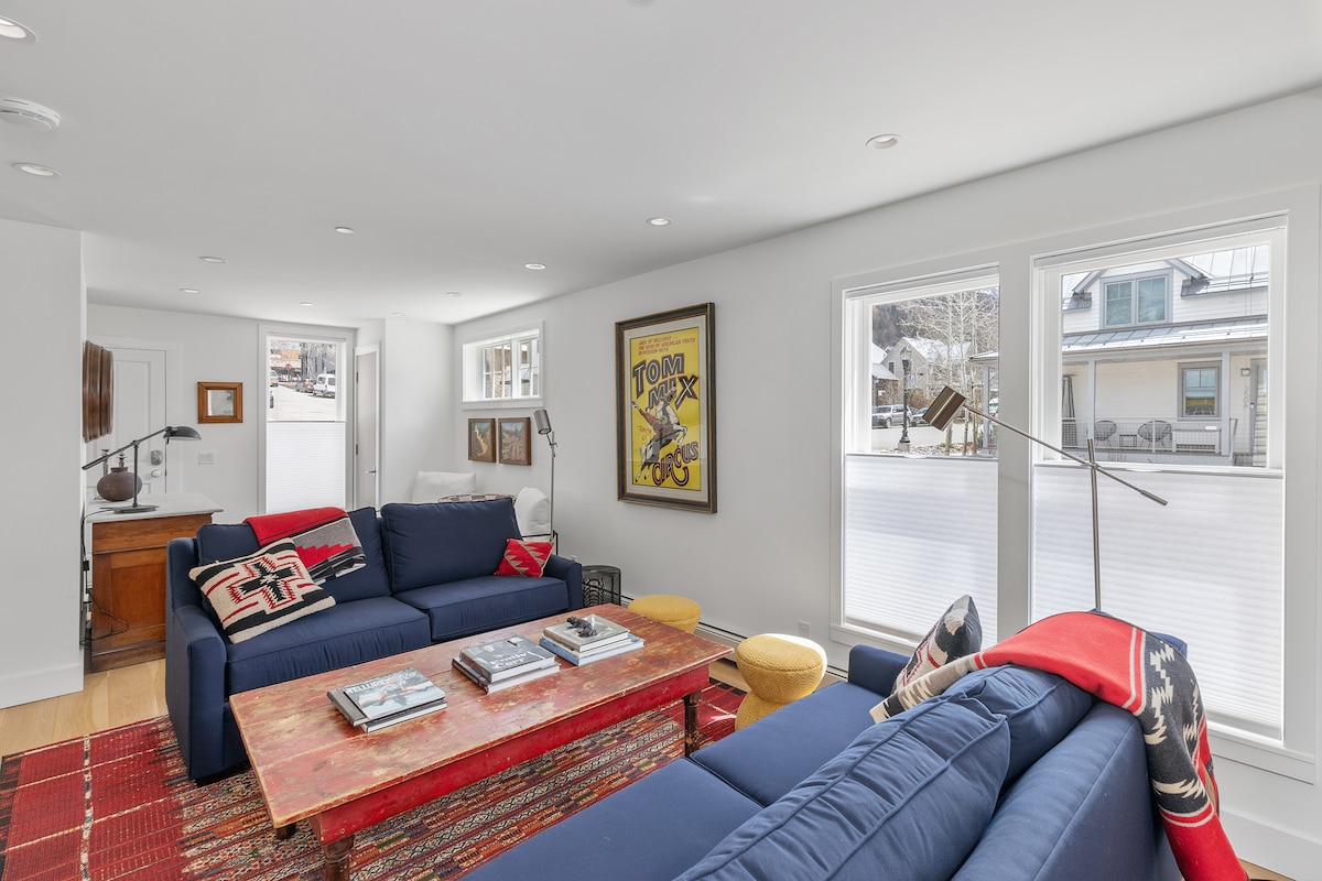 Miner's Cottage — view 5