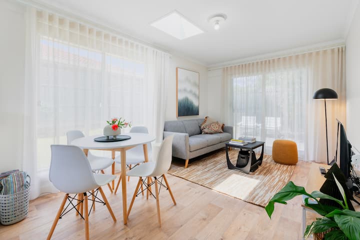Stylish And Cosy Retreat Walk To Bellerive Beach - Hobart