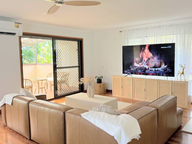 4 bed house Noosa (walk to beach) gallery image 3