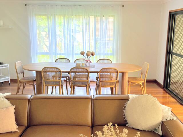 4 bed house Noosa (walk to beach) gallery image 2