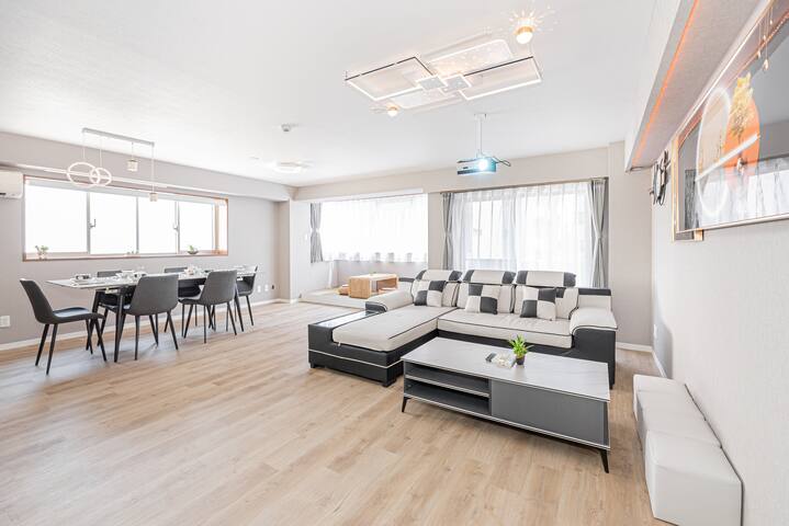 豪華な３寝室３トイレ２バスルーム！家庭シアター付、フルキッチン付！キッズルーム、ガレージ利用可！ gallery image 3