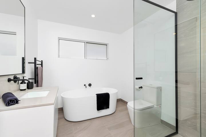 Pool Heated to 30º gallery image 4