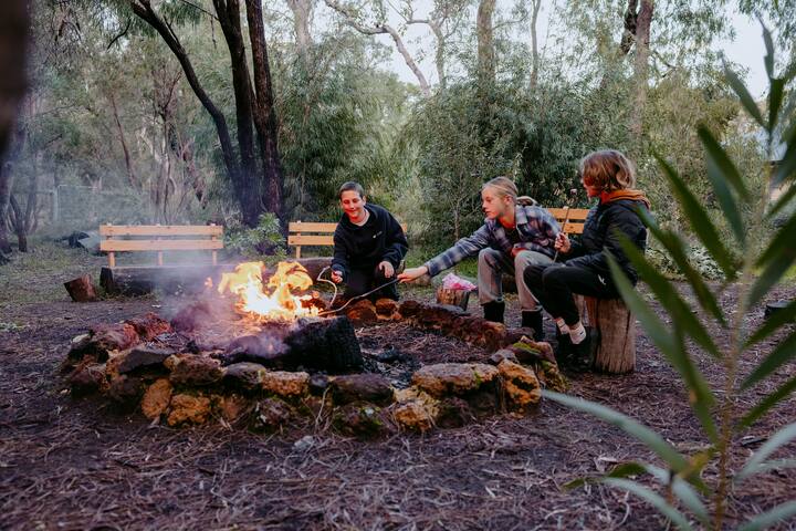 Autumn Rise: alfresco + gardens