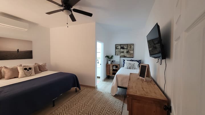 Guest Bedroom - King Bed, Twin Bed, On-Suite Bathroom