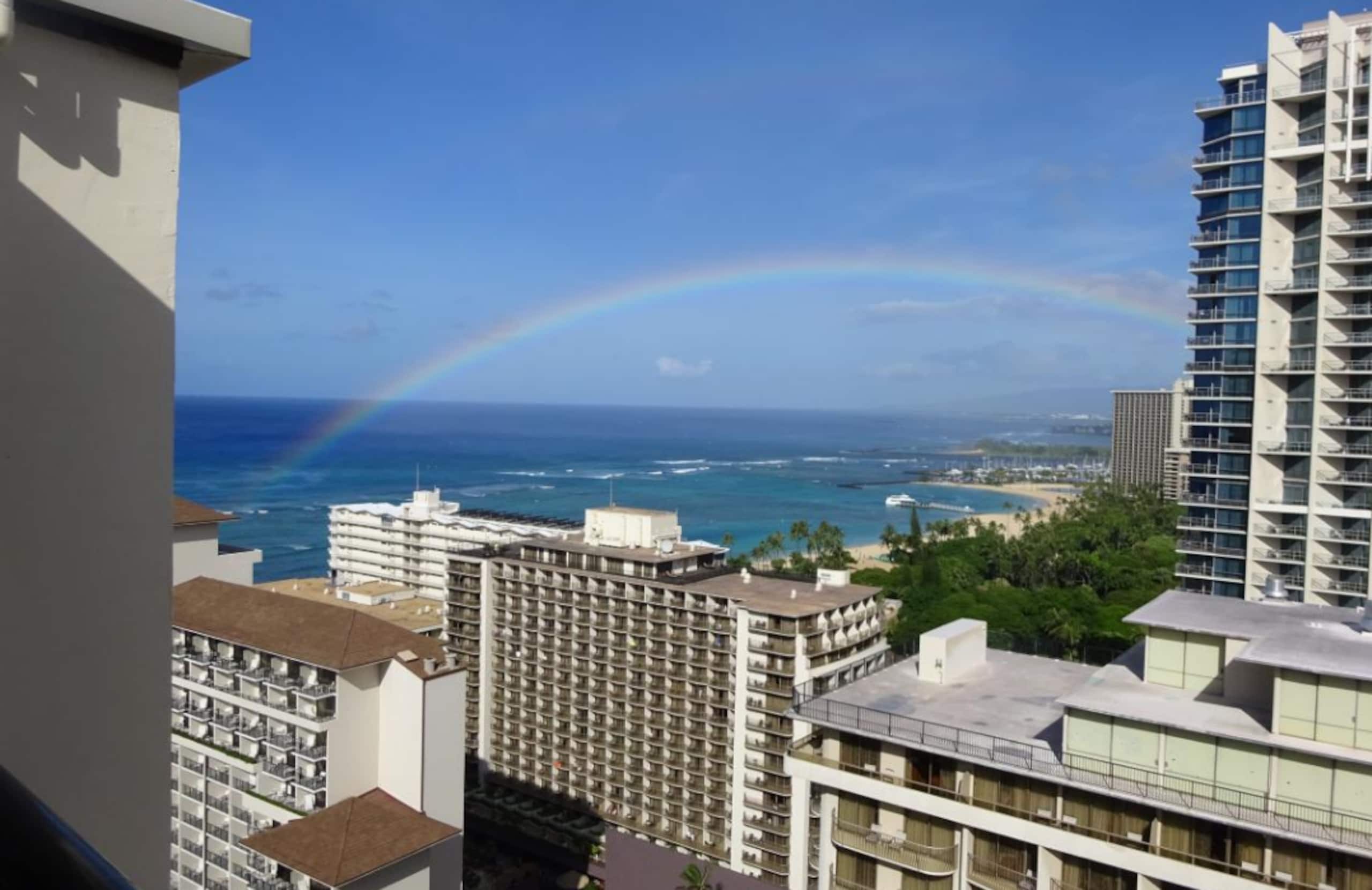 Place to stay in Honolulu · ★4.93 · 2 bedrooms · 3 beds · 2 private baths - Image 15