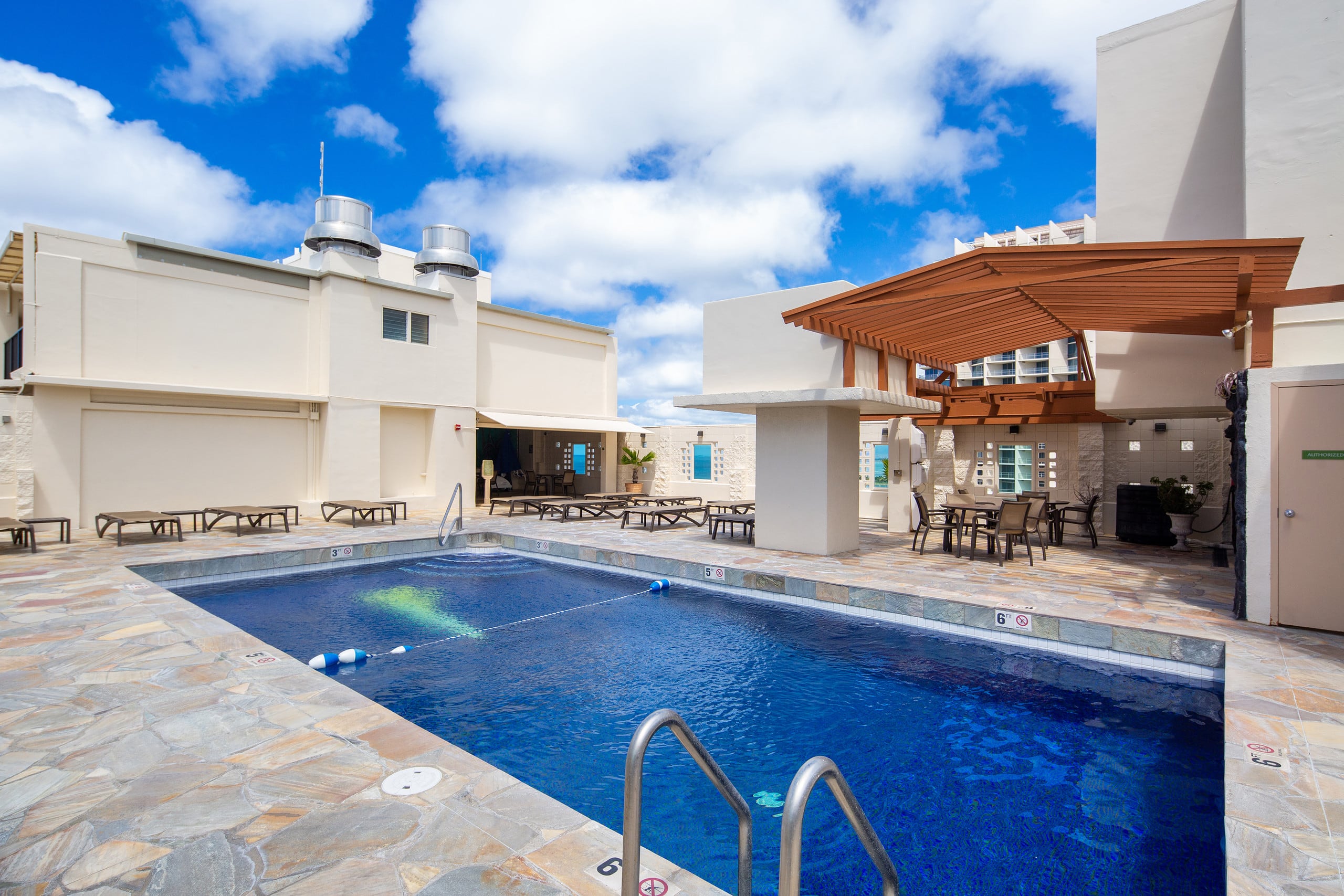 Place to stay in Honolulu · ★4.93 · 2 bedrooms · 3 beds · 2 private baths - Image 26