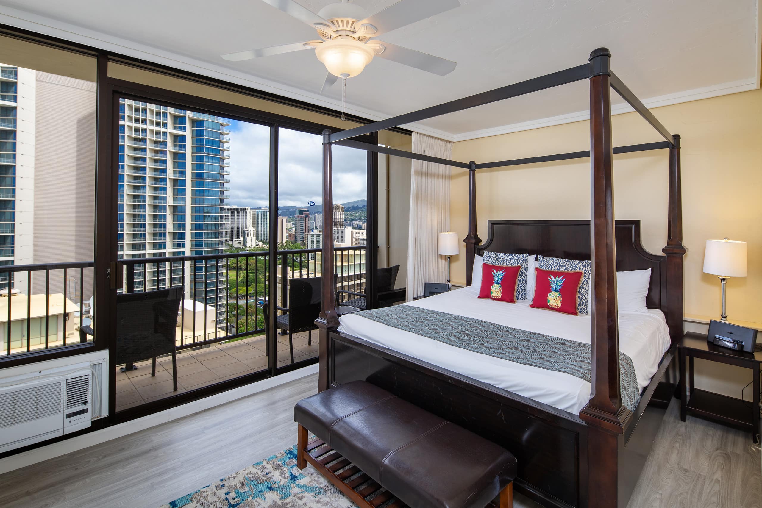 Place to stay in Honolulu · ★4.93 · 2 bedrooms · 3 beds · 2 private baths - Image 1