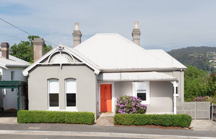 Launceston Cottage Charming 3 Bedroom Home - Launceston