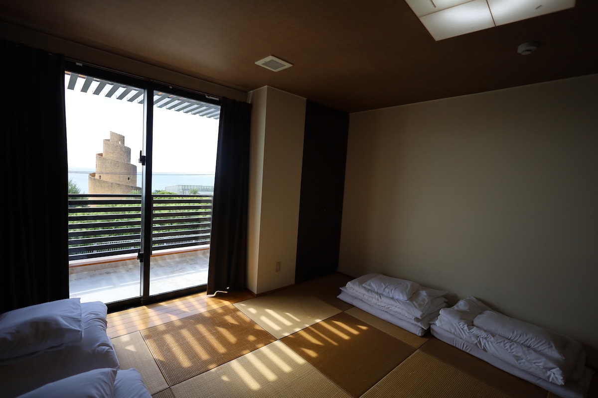 寝室# 5
Hay un inodoro y un baño con ducha en este dormitorio.
El baño completo está en este dormitorio.