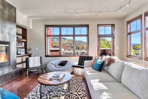 Successful Airbnb property: Downtown Steamboat Lux Condo | Ski Lockers +Views in Steamboat Springs