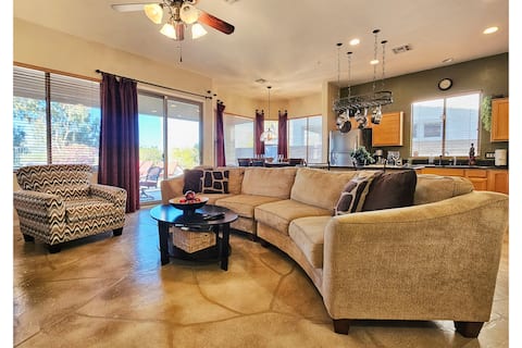 Successful Airbnb property: Upgraded Golf Oasis, Heated Pool, BBQ Pet Friendly in South Mountain