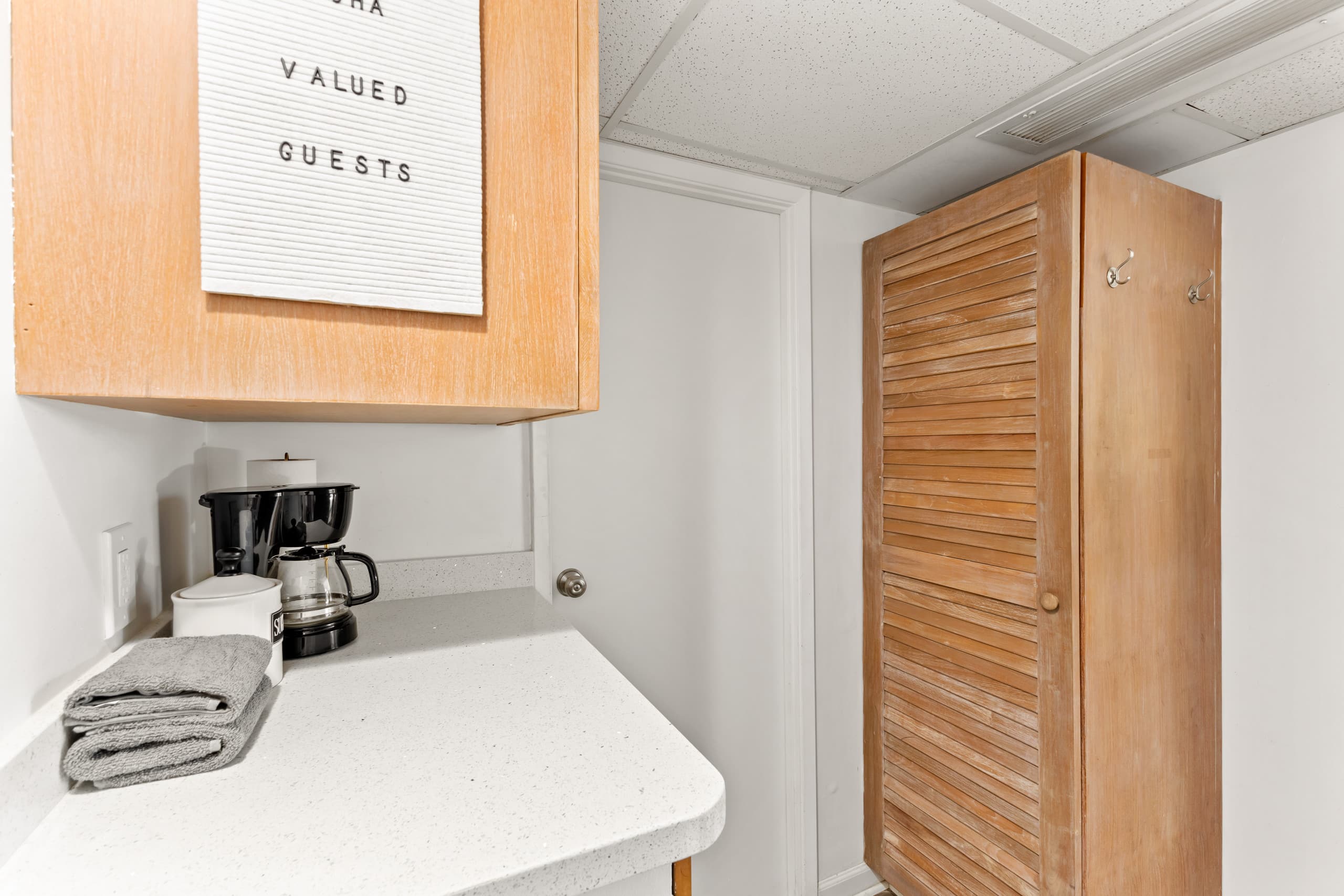 Free Parking & Great Location! Aqua Palms Waikiki - Image 3