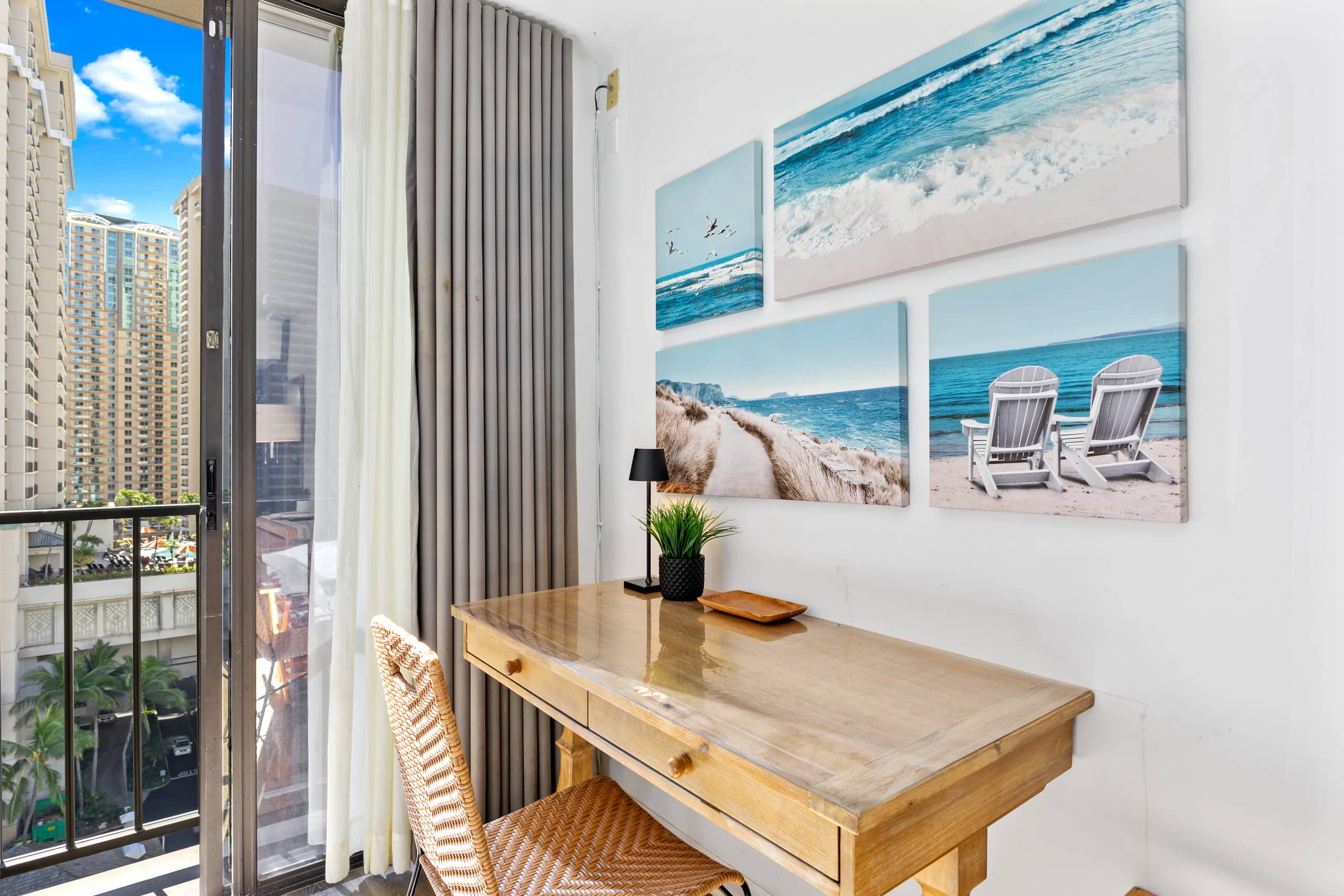 Free Parking & Great Location! Aqua Palms Waikiki - Image 18