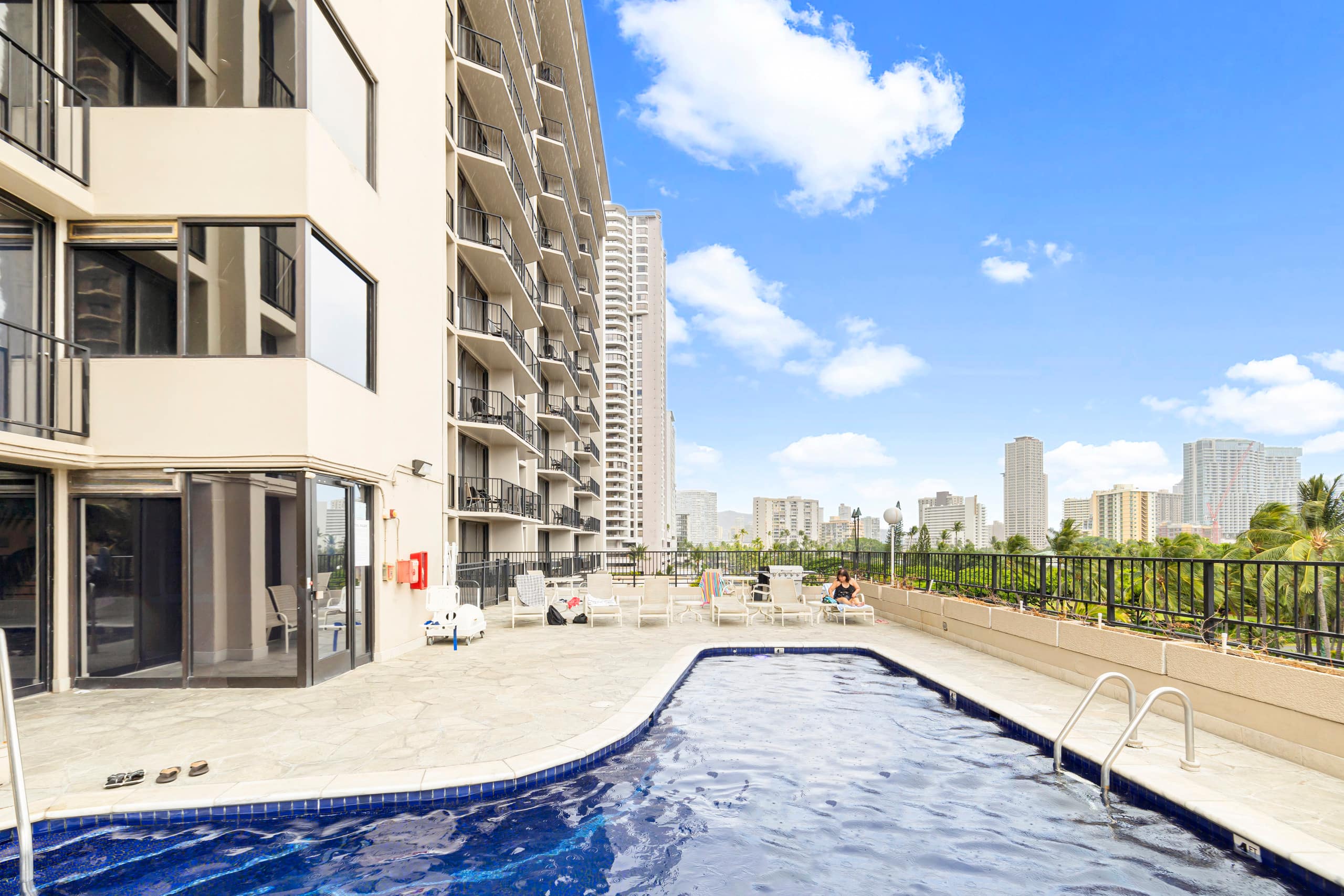 Free Parking & Great Location! Aqua Palms Waikiki - Image 12