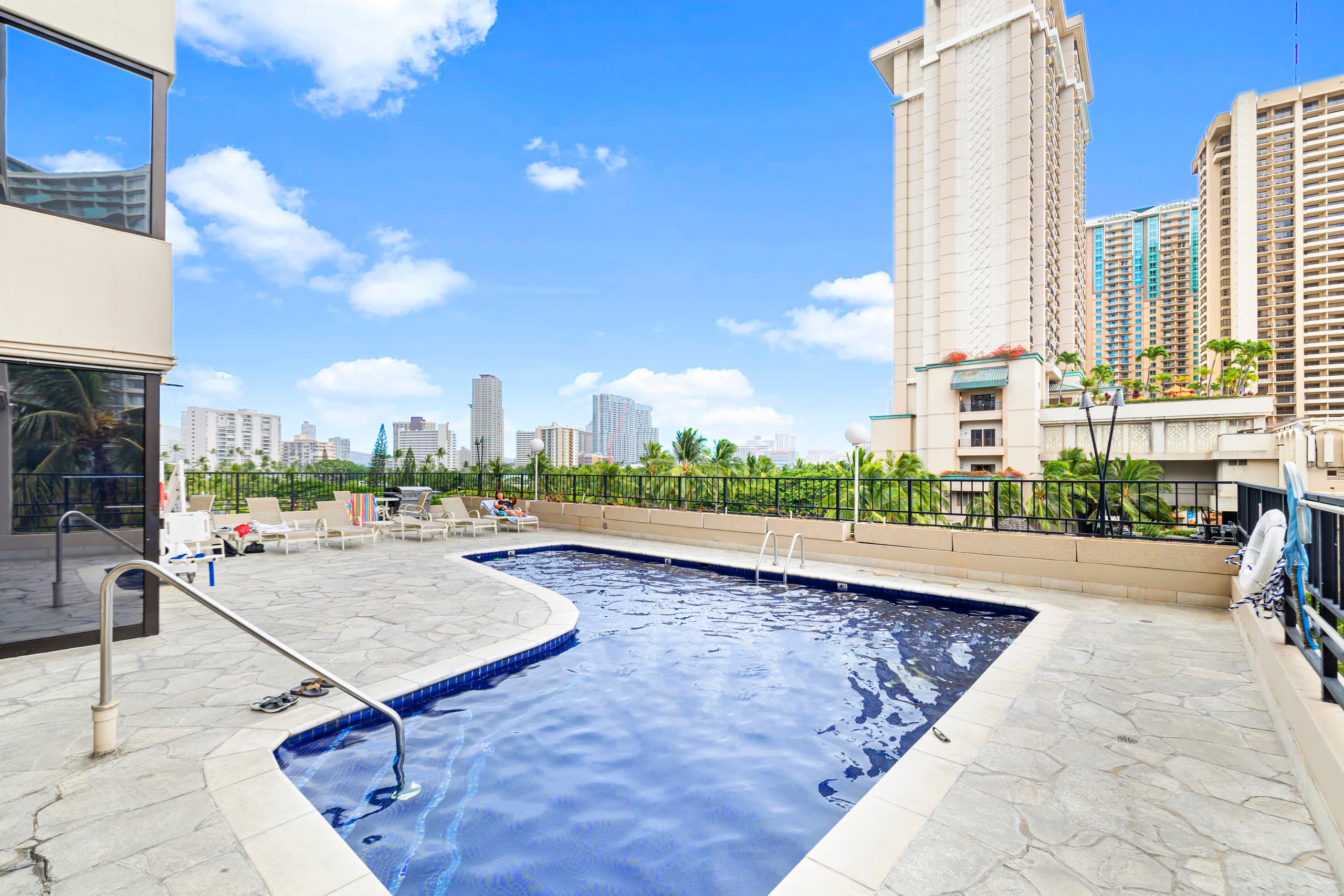 Free Parking & Great Location! Aqua Palms Waikiki - Image 13