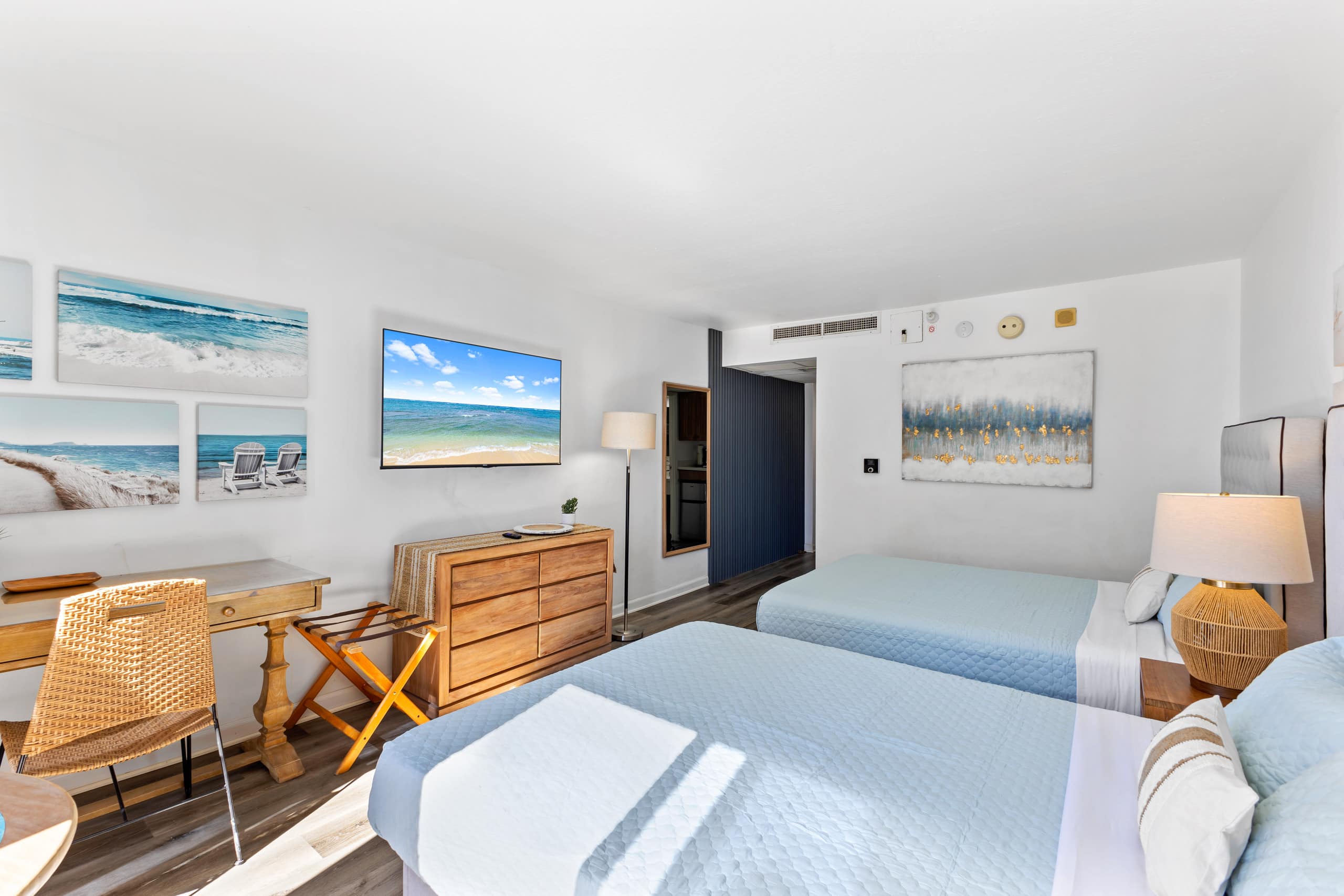 Free Parking & Great Location! Aqua Palms Waikiki - Image 19
