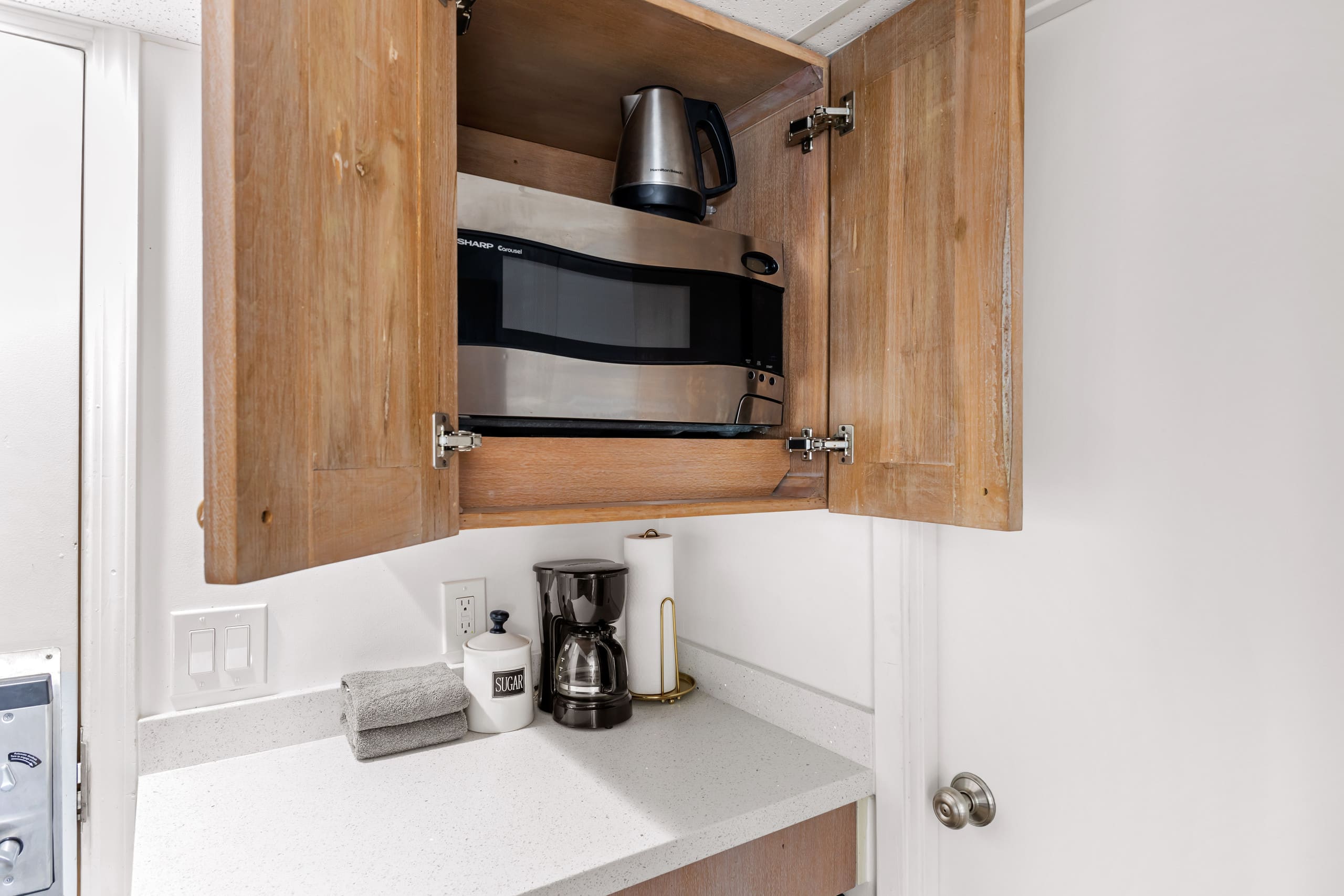 Free Parking & Great Location! Aqua Palms Waikiki - Image 5
