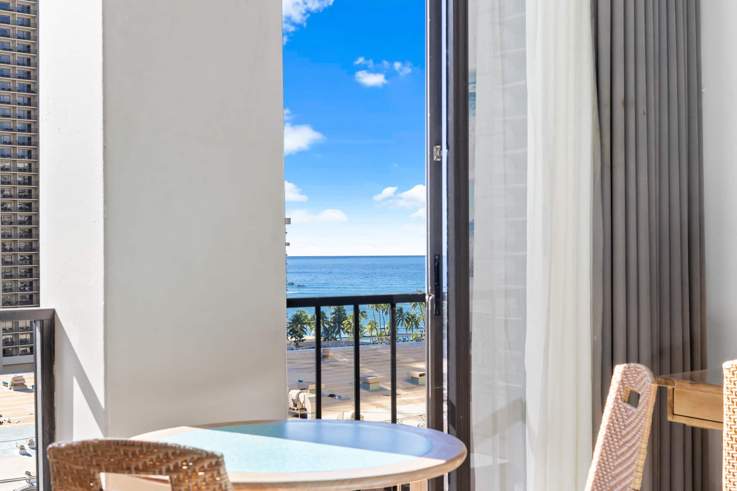Free Parking & Great Location! Aqua Palms Waikiki - Image 14