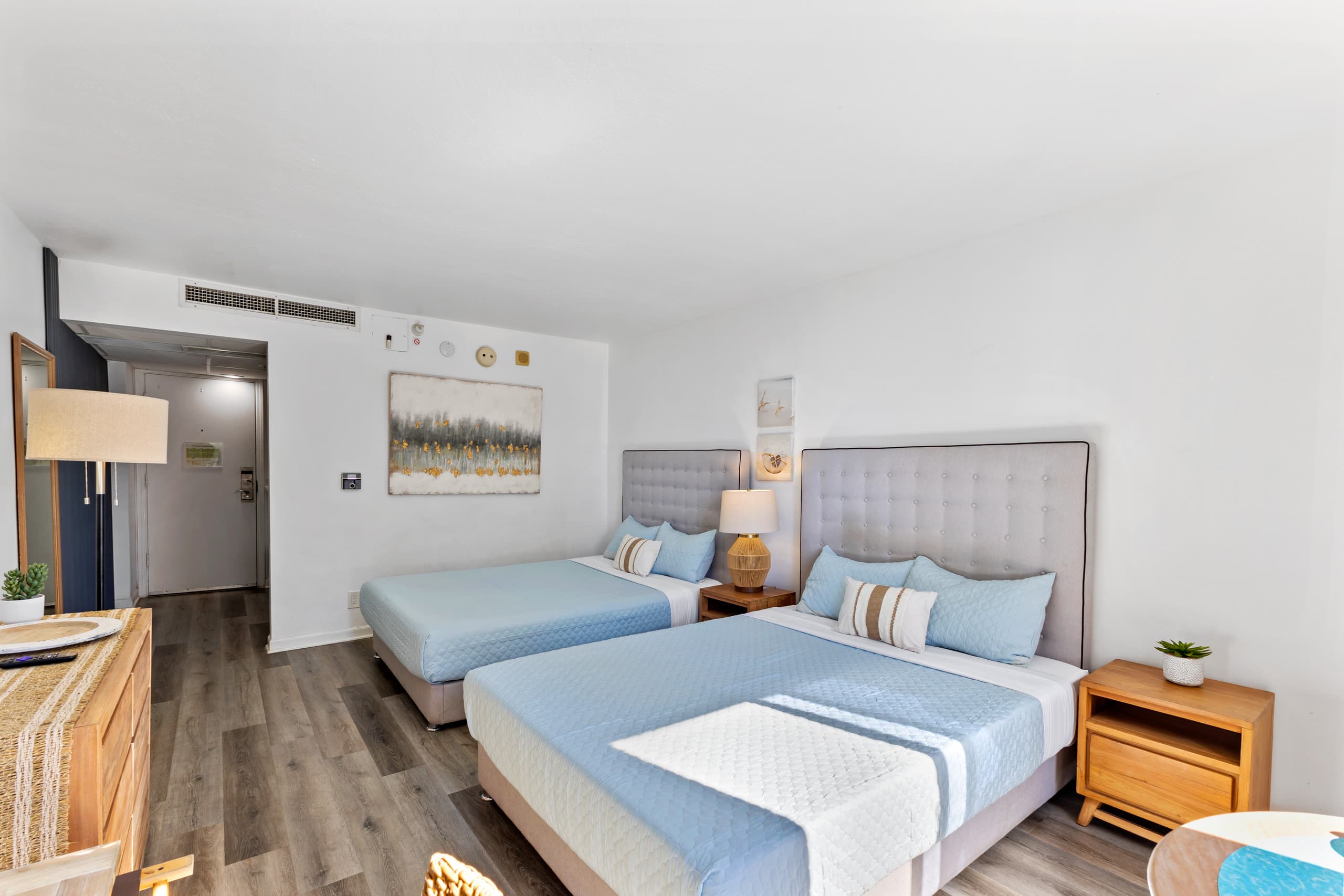 Free Parking & Great Location! Aqua Palms Waikiki - Image 17