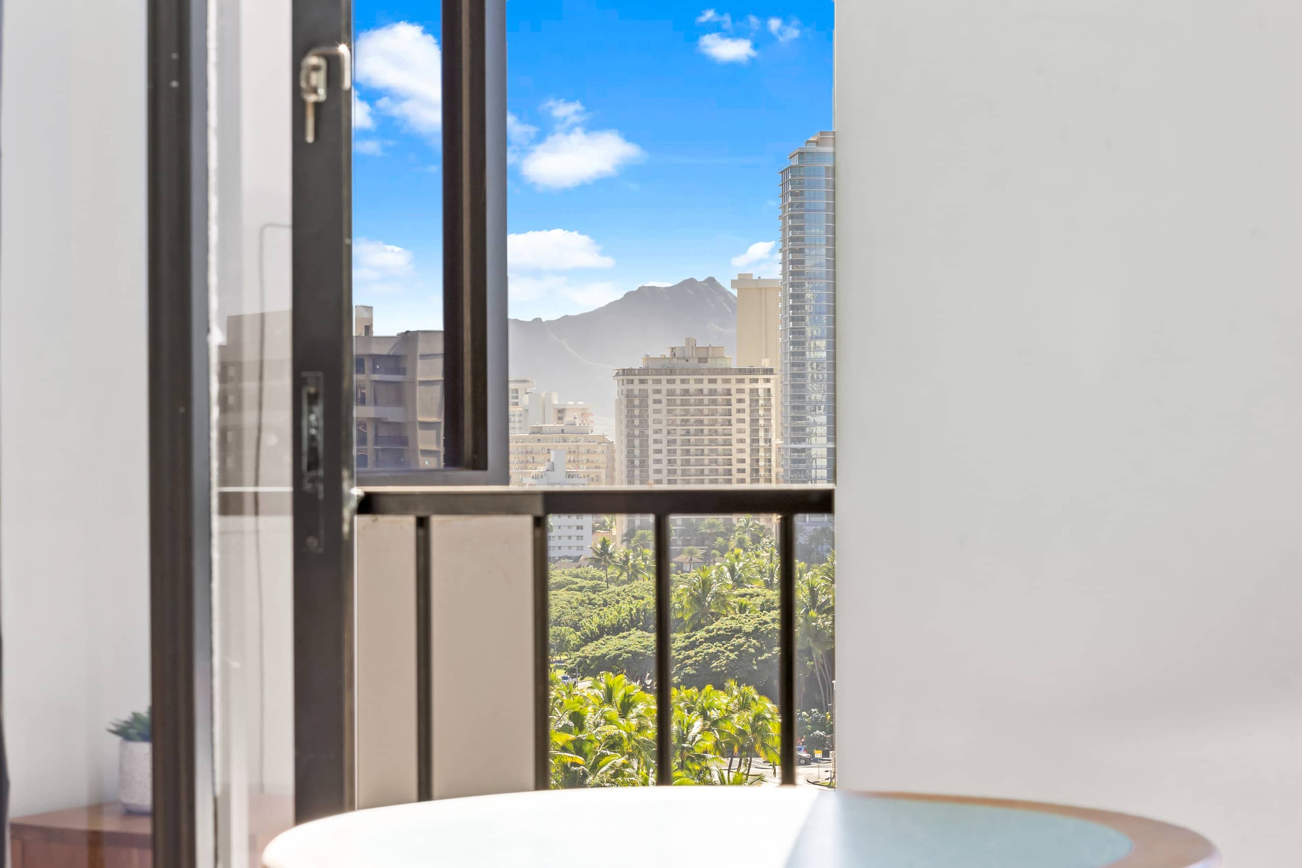 Free Parking & Great Location! Aqua Palms Waikiki - Image 11