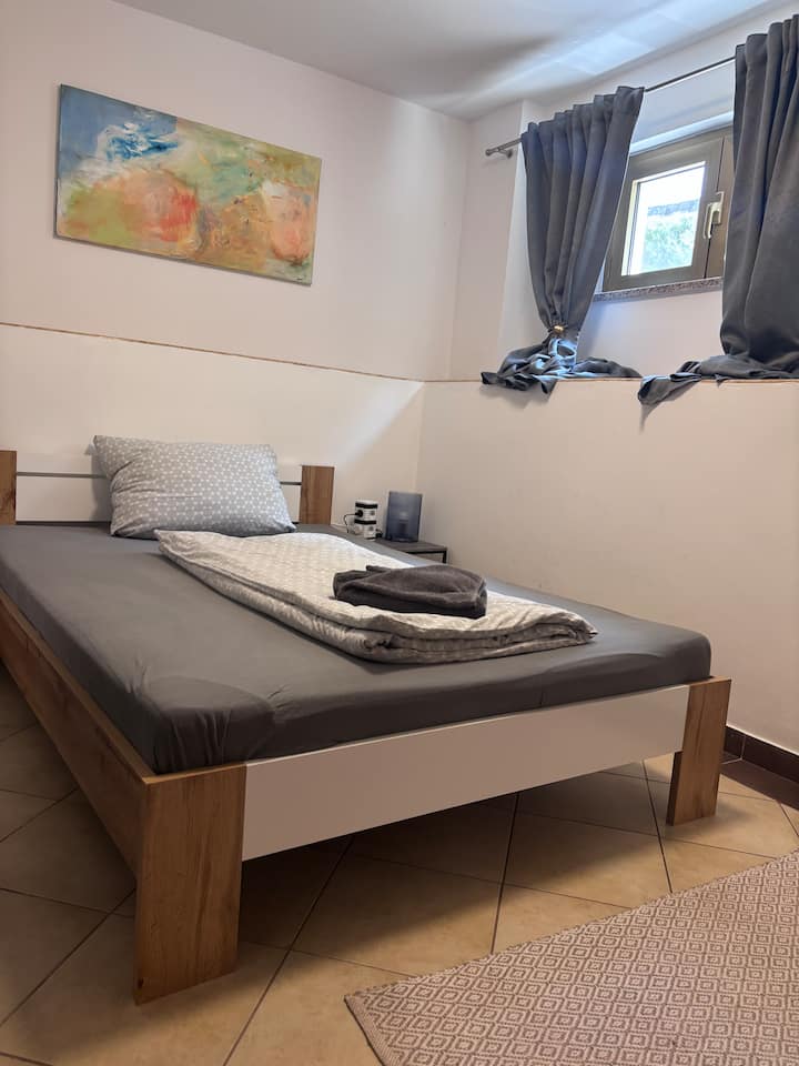 Schlafzimmer 4