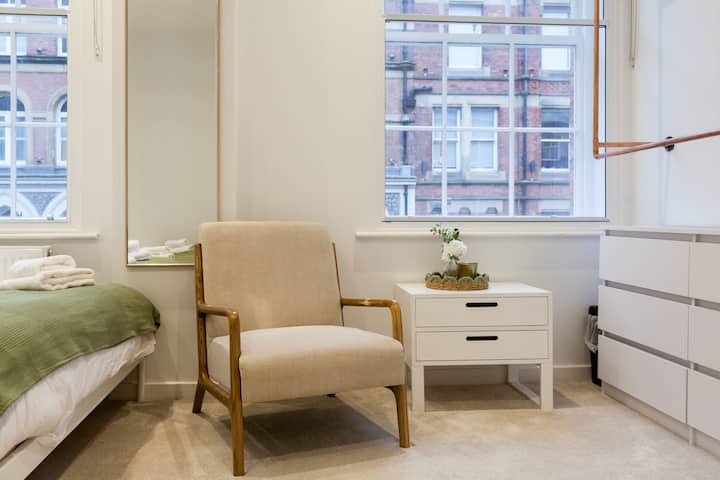 Საძინებელი არის კომფორტული, პირადი სივრცე, რომელიც ძირითადად განკუთვნილია დასვენებისა და ძილისთვის.