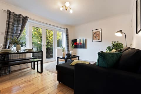 5BR Contractor Stay | Sleeps 10 | Wi-Fi + Parking