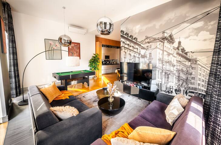 OLD TOWN 4BR James Bond Apartment + Terrace gallery image 2