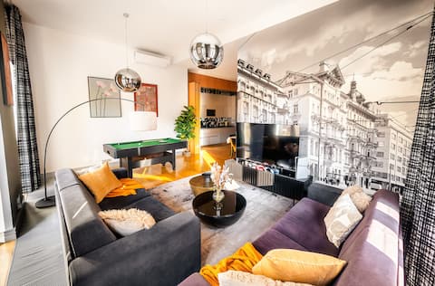Successful Airbnb property: OLD TOWN 4BR James Bond Apartment + Terrace in Praha 1