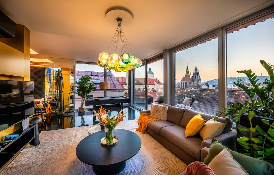 A six-bedroom glass penthouse facing Prague Castle, Prague, Czechia, photo 4 of 10
