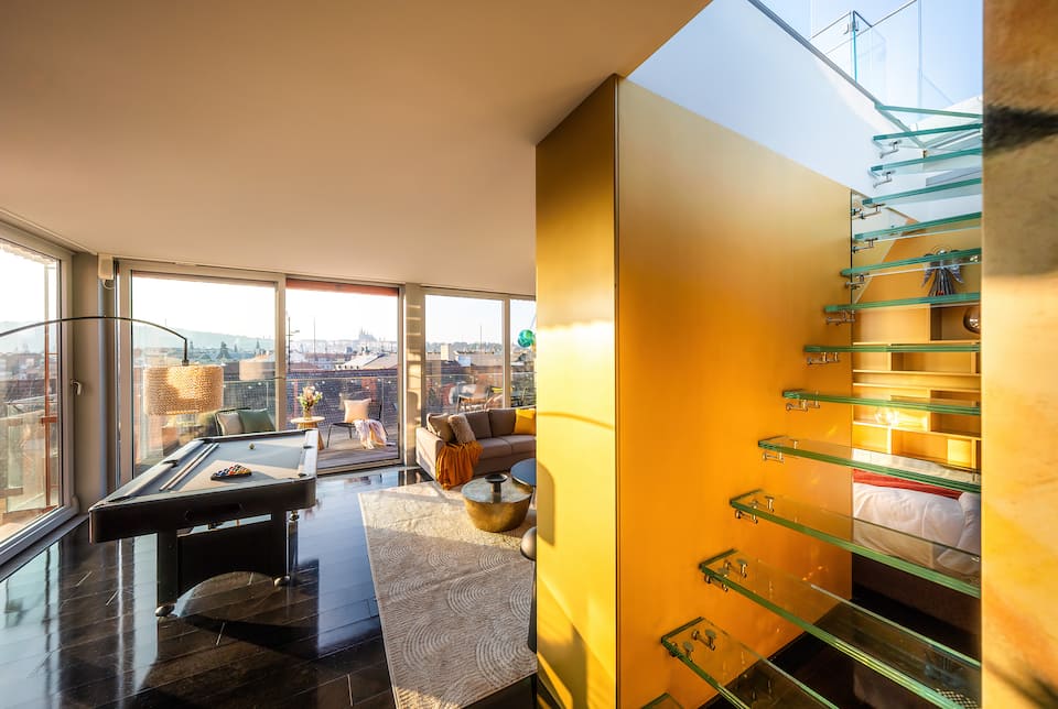 A six-bedroom glass penthouse facing Prague Castle, Prague, Czechia, photo 8 of 10