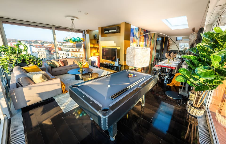 A six-bedroom glass penthouse facing Prague Castle, Prague, Czechia, photo 5 of 10