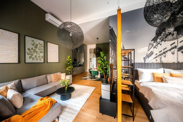 3BR Stylish Apartment in Old Town + Sunny Terrace gallery image 2